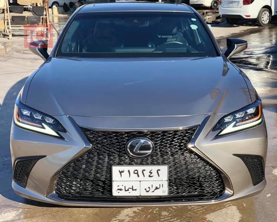 Lexus ES